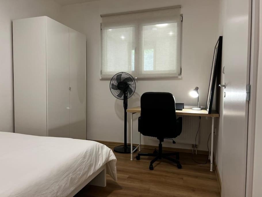 Two Apartments, Free Parking, Close To The Center Prague