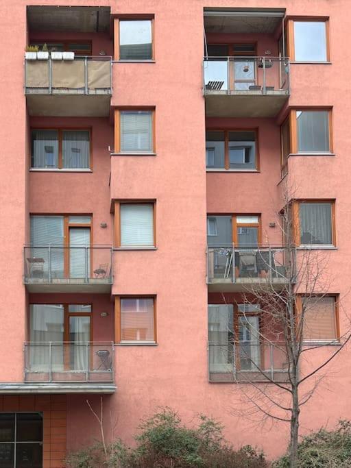 Two Apartments, Free Parking, Close To The Center Prague