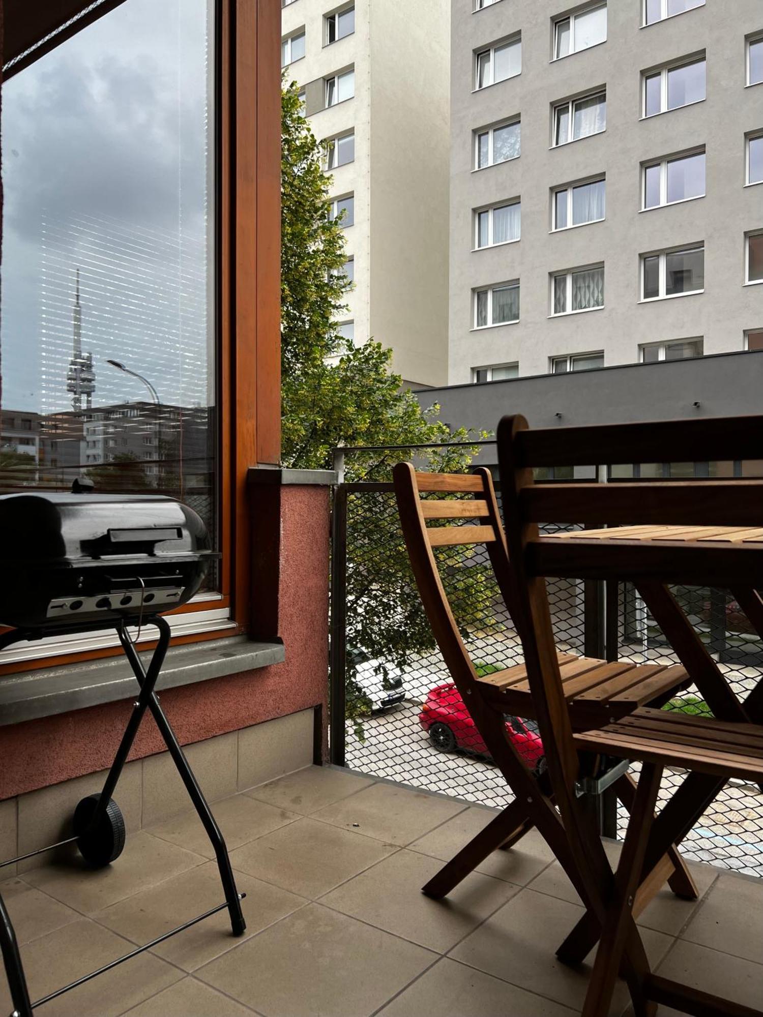 Two Apartments, Free Parking, Close To The Center