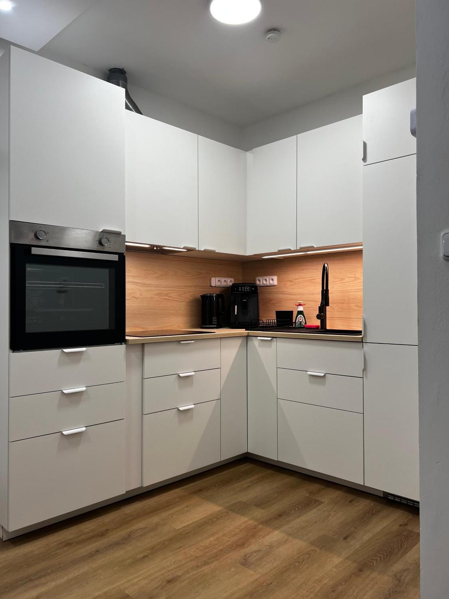 Two Apartments, Free Parking, Close To The Center Apartment *